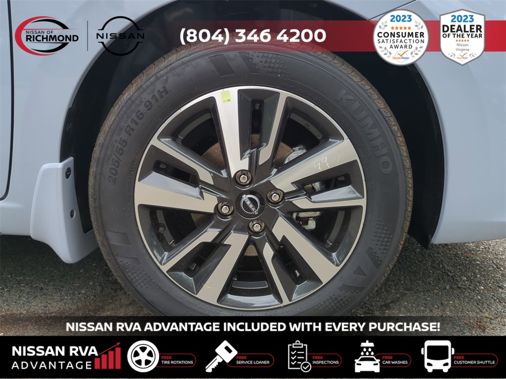 Vehicle image 11 of 27