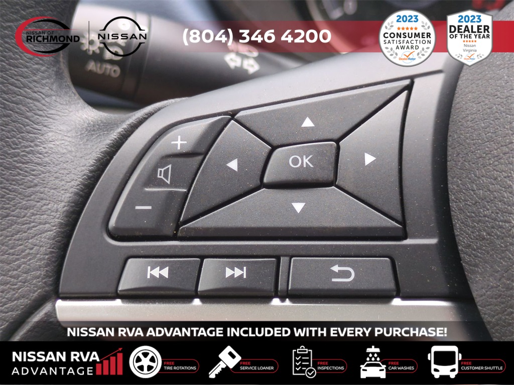Vehicle image 21 of 27