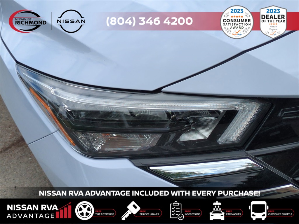 Vehicle image 17 of 27