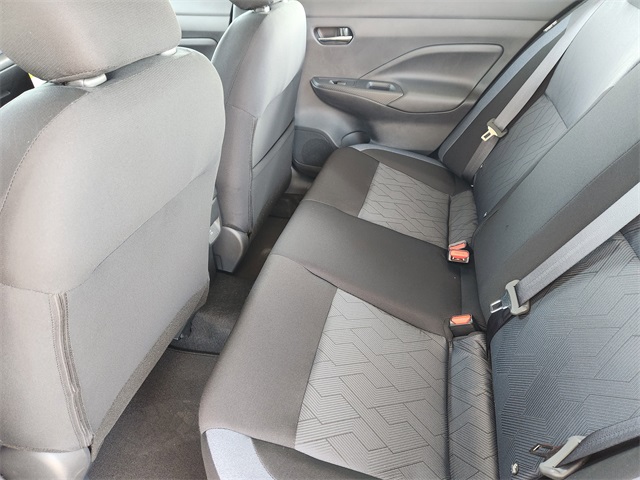 Vehicle image 9 of 21