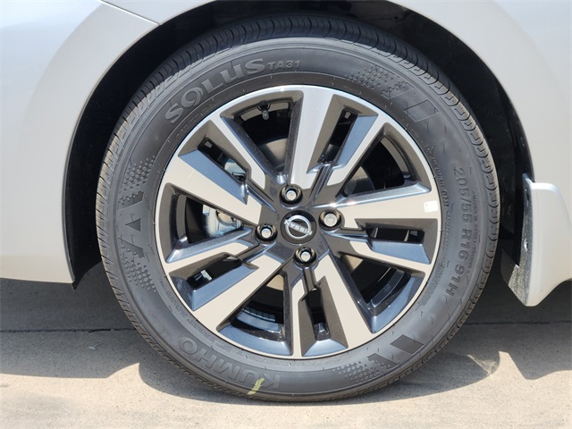 Vehicle image 6 of 21
