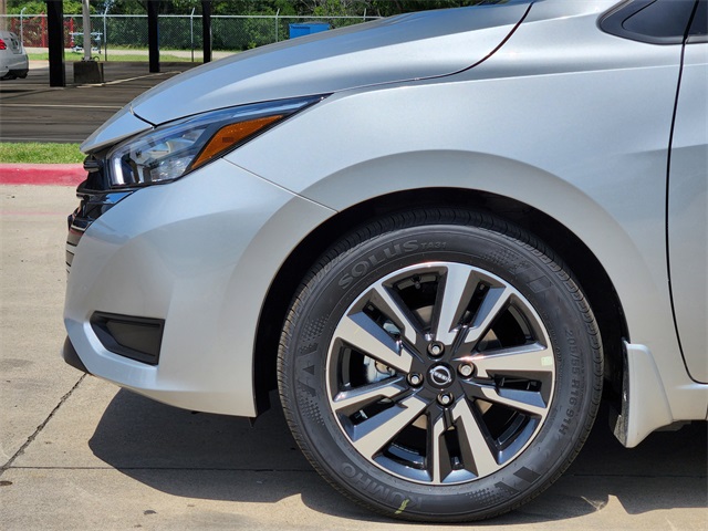 Vehicle image 7 of 21