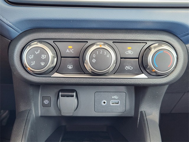 Vehicle image 19 of 21