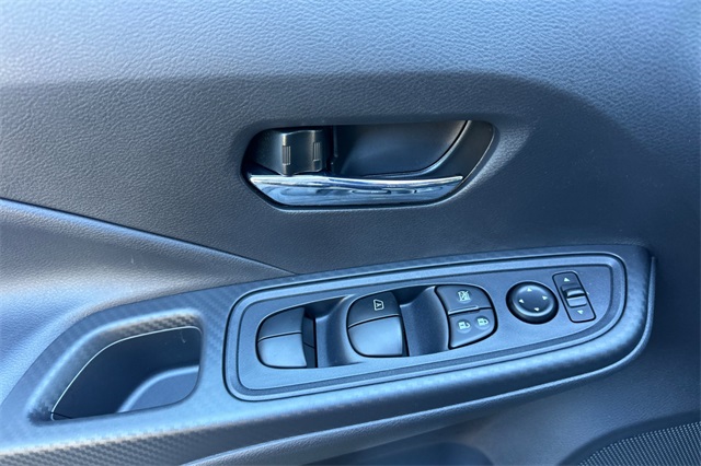 Vehicle image 20 of 23
