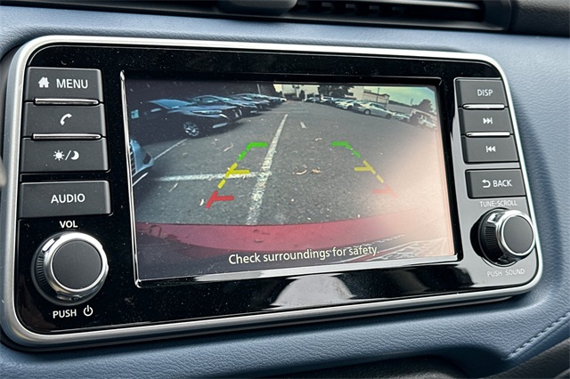Vehicle image 11 of 23