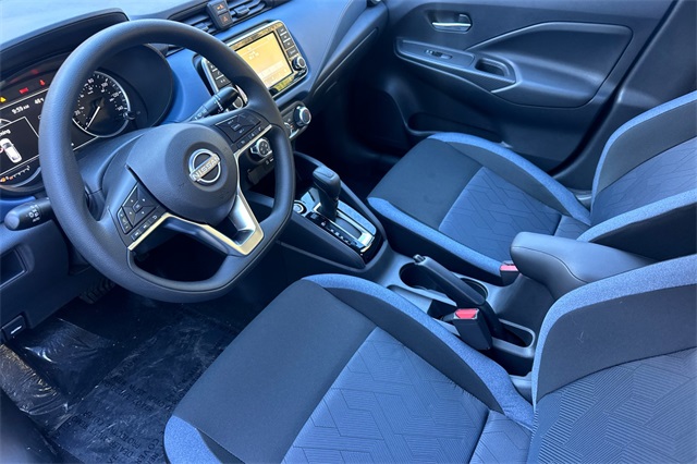 Vehicle image 18 of 23