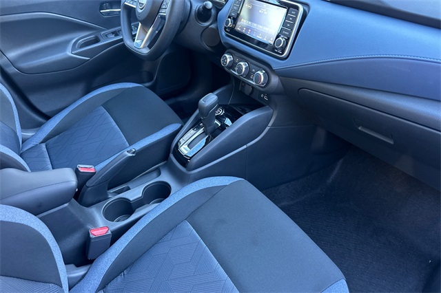 Vehicle image 16 of 23
