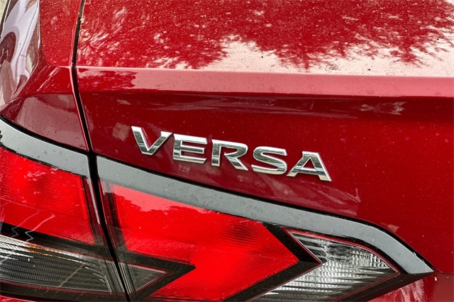 Vehicle image 19 of 23