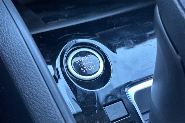 Vehicle image 14 of 23