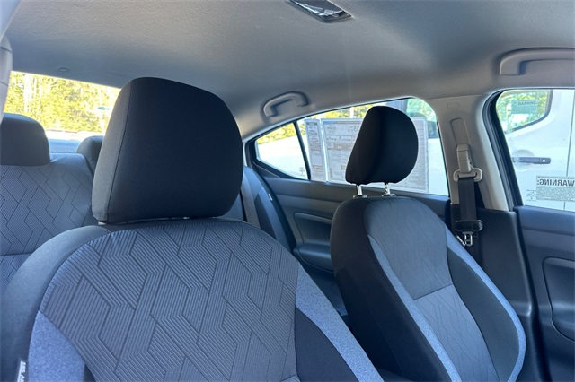 Vehicle image 8 of 23