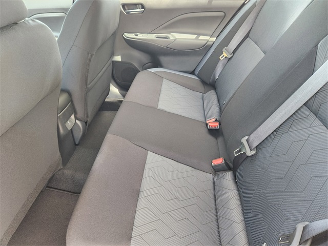 Vehicle image 9 of 22