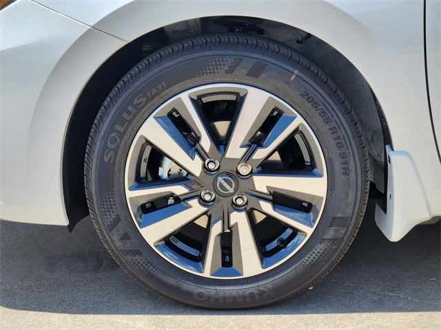 Vehicle image 6 of 22
