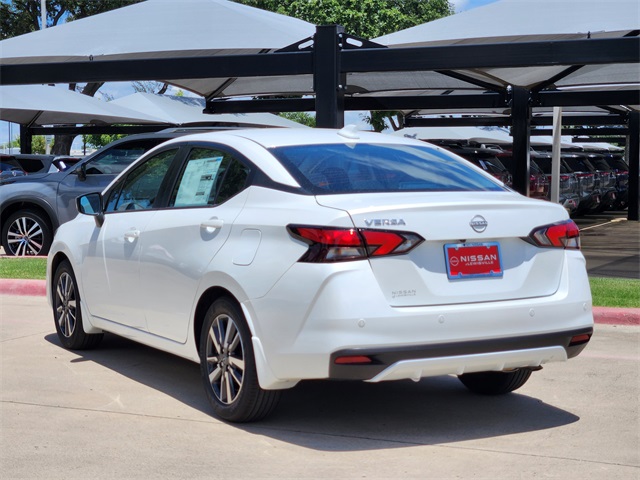 Vehicle image 4 of 22