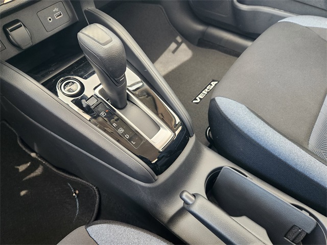 Vehicle image 16 of 22