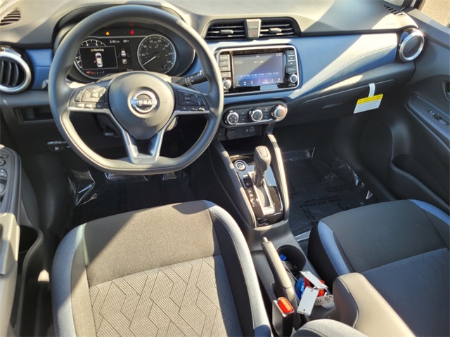 2025 Nissan Versa SV Image 6 of 10