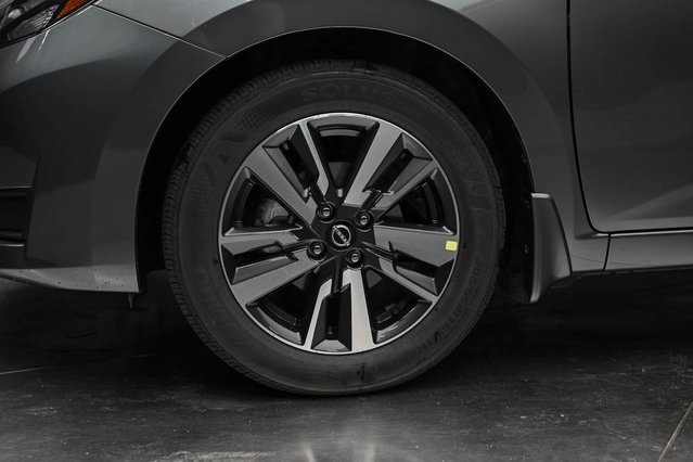 Vehicle image 11 of 32