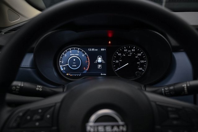 Vehicle image 29 of 32