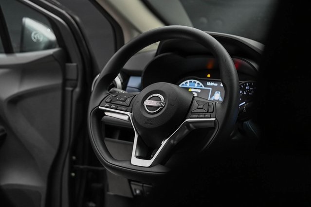 Vehicle image 14 of 32