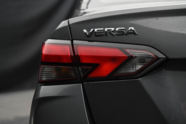Vehicle image 12 of 32