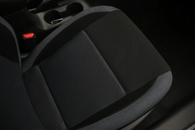 Vehicle image 16 of 32