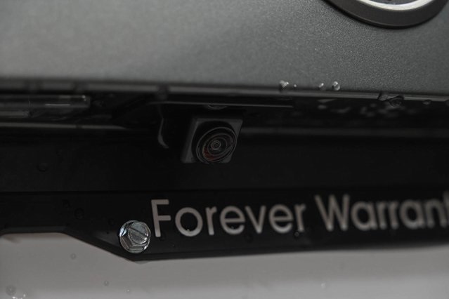 Vehicle image 13 of 32