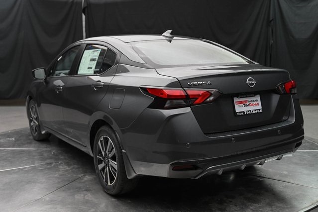 Vehicle image 6 of 32