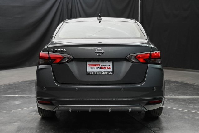 Vehicle image 5 of 32