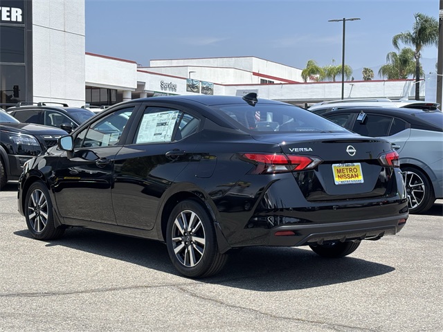 Vehicle image 5 of 21