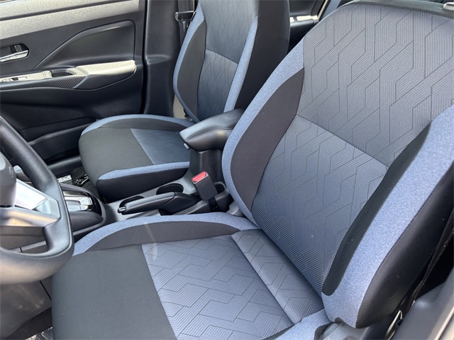 Vehicle image 15 of 21