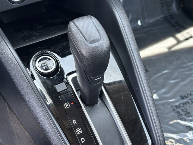 Vehicle image 18 of 21