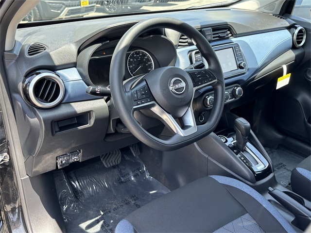 Vehicle image 13 of 21