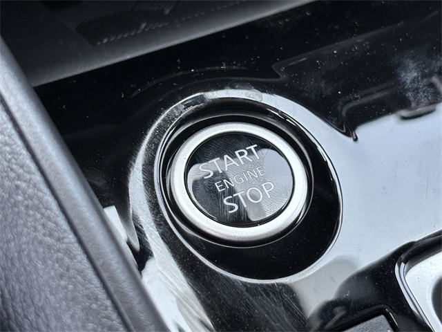Vehicle image 19 of 21