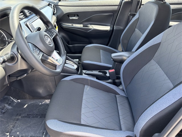 Vehicle image 14 of 21