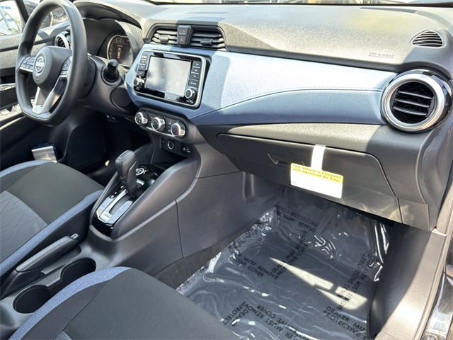 Vehicle image 10 of 21