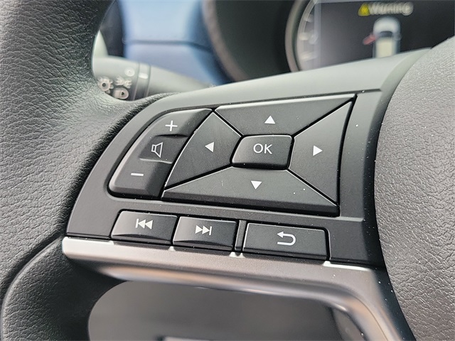 Vehicle image 19 of 25