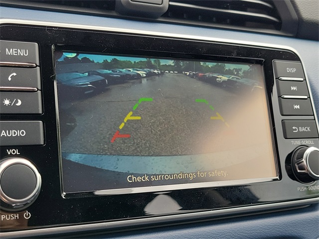 Vehicle image 13 of 25