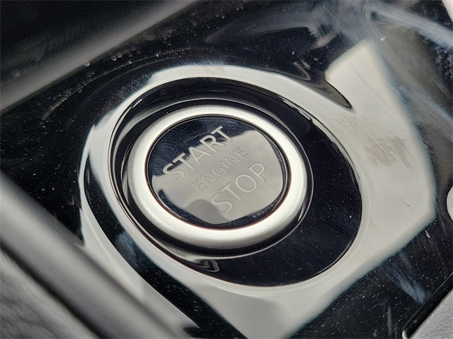 Vehicle image 22 of 25