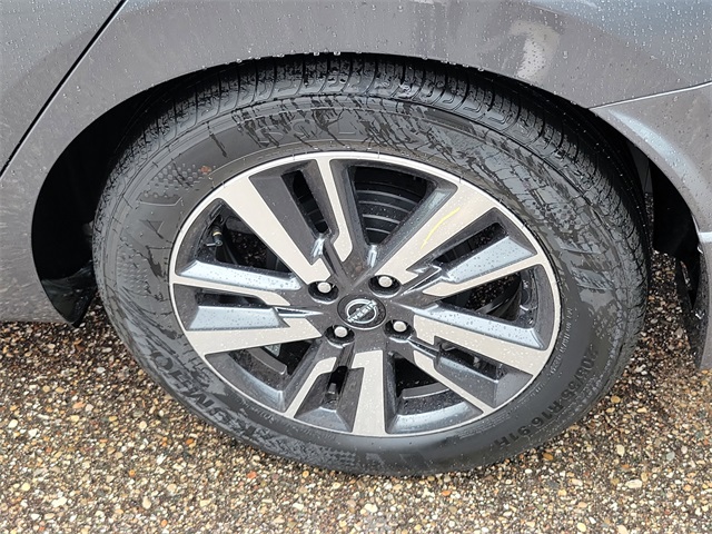 Vehicle image 5 of 25