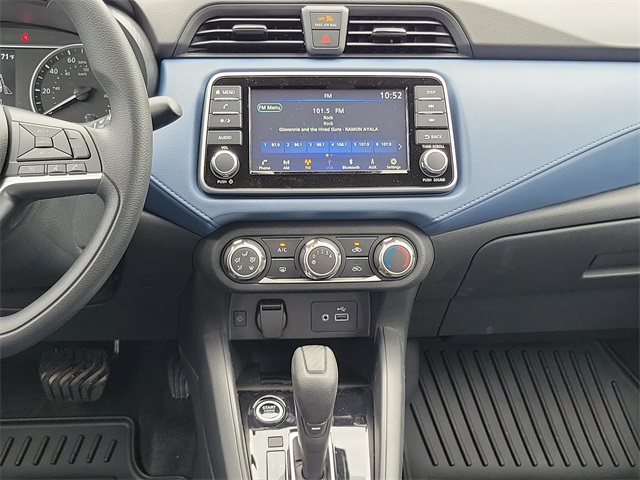 Vehicle image 15 of 25