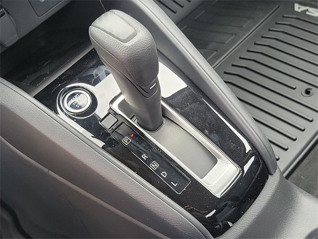 Vehicle image 16 of 25