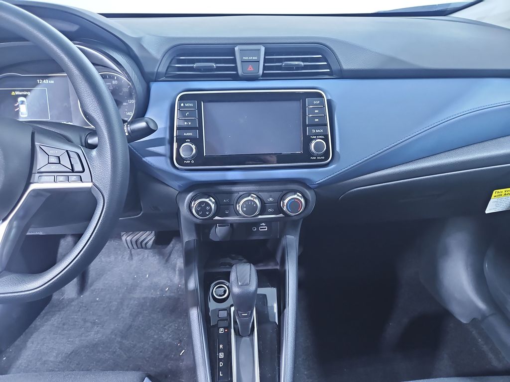 2025 Nissan Versa SV Image 17 of 28