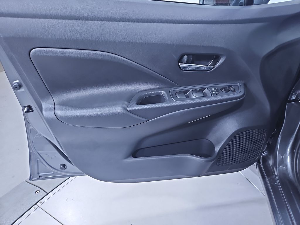 2025 Nissan Versa SV Image 24 of 28