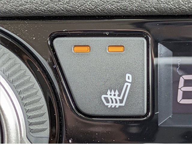 2025 Nissan Versa SV Image 25 of 29