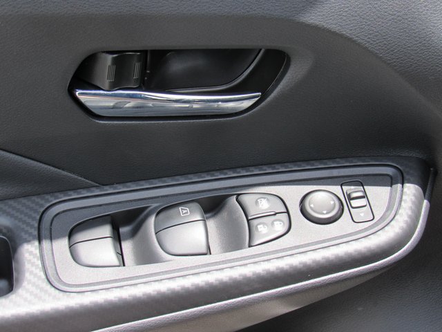 2025 Nissan Versa SV Image 34 of 36