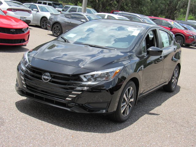 2025 Nissan Versa SV Image 3 of 36