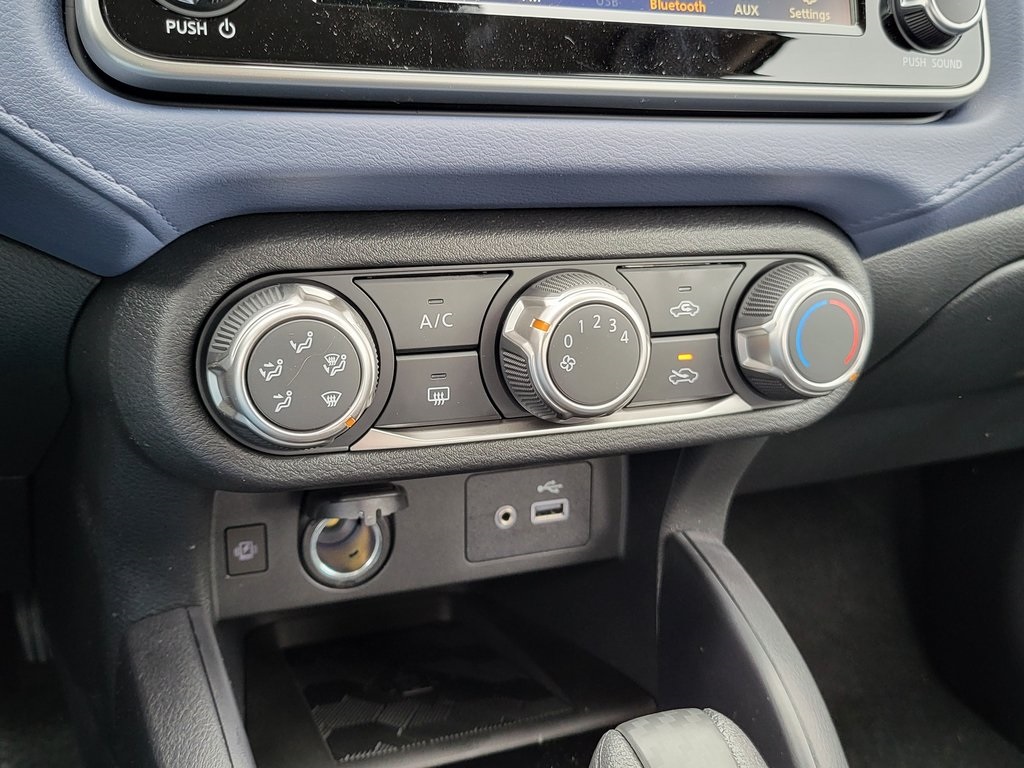 Vehicle image 21 of 23
