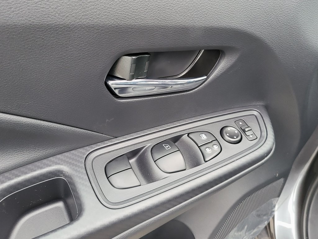 Vehicle image 19 of 23