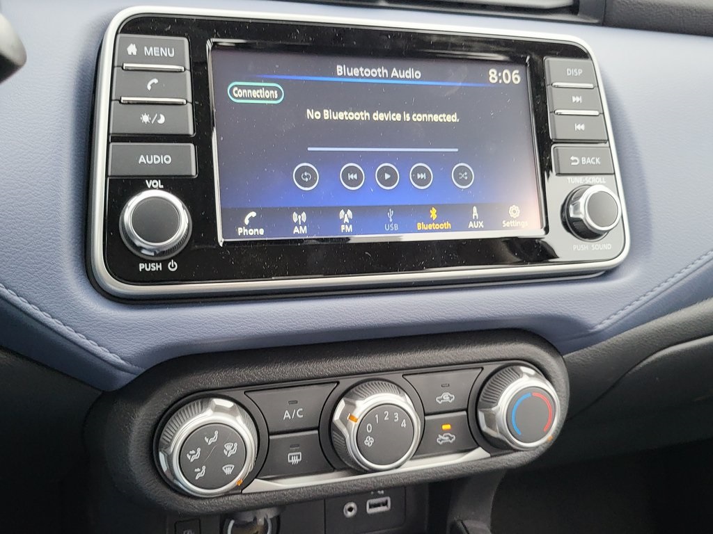 Vehicle image 17 of 23