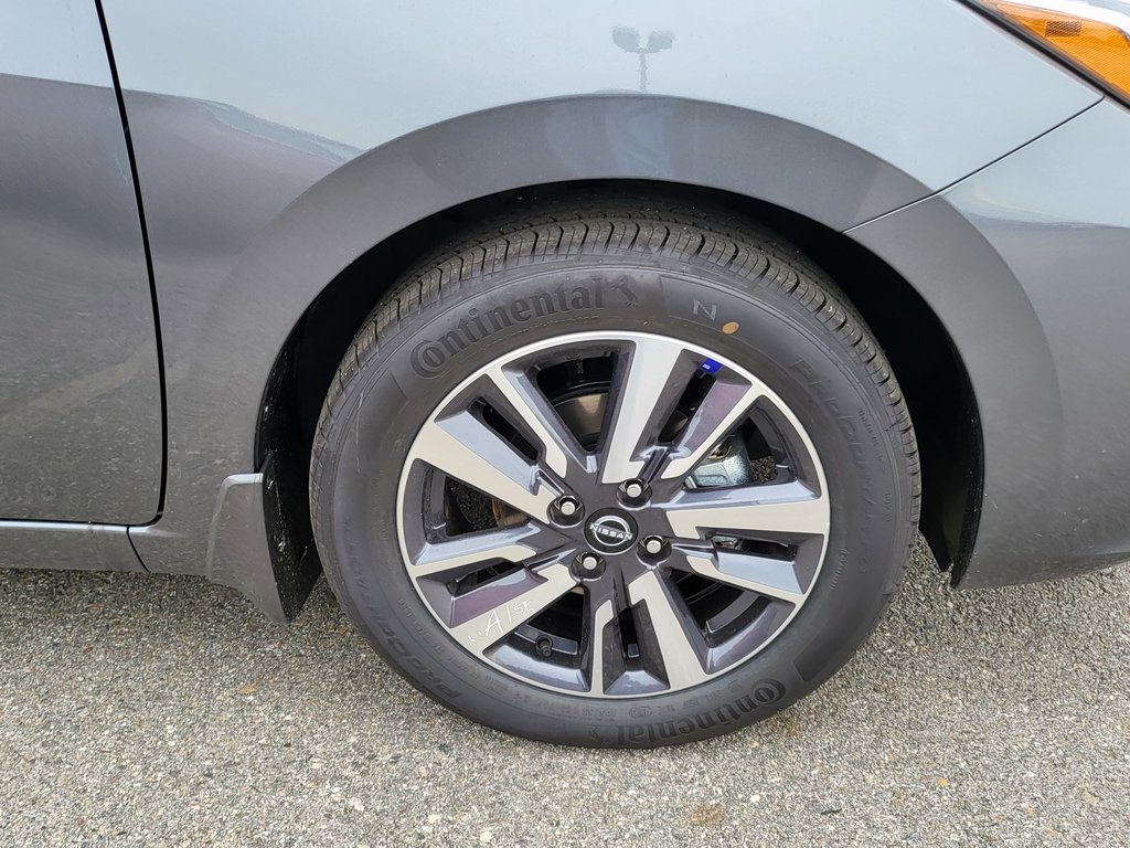 Vehicle image 10 of 23