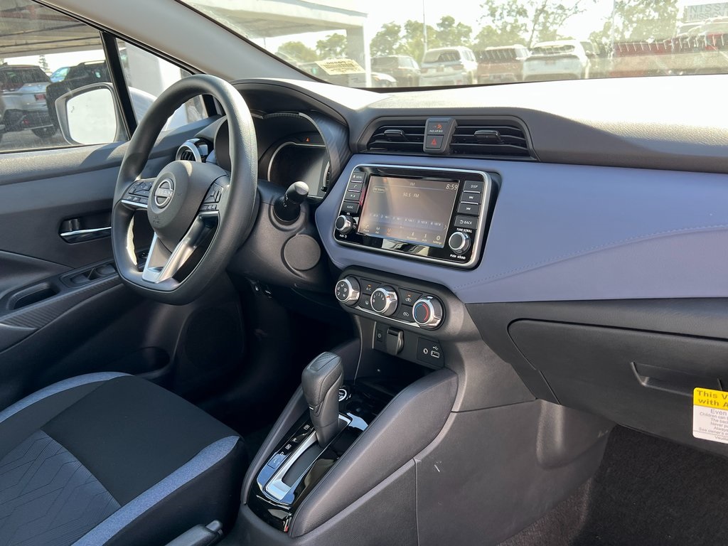Vehicle image 14 of 22